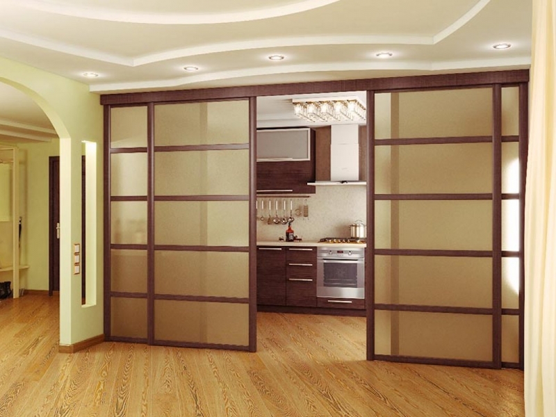 Раздвижные межкомнатные двери: особенности и преимущества