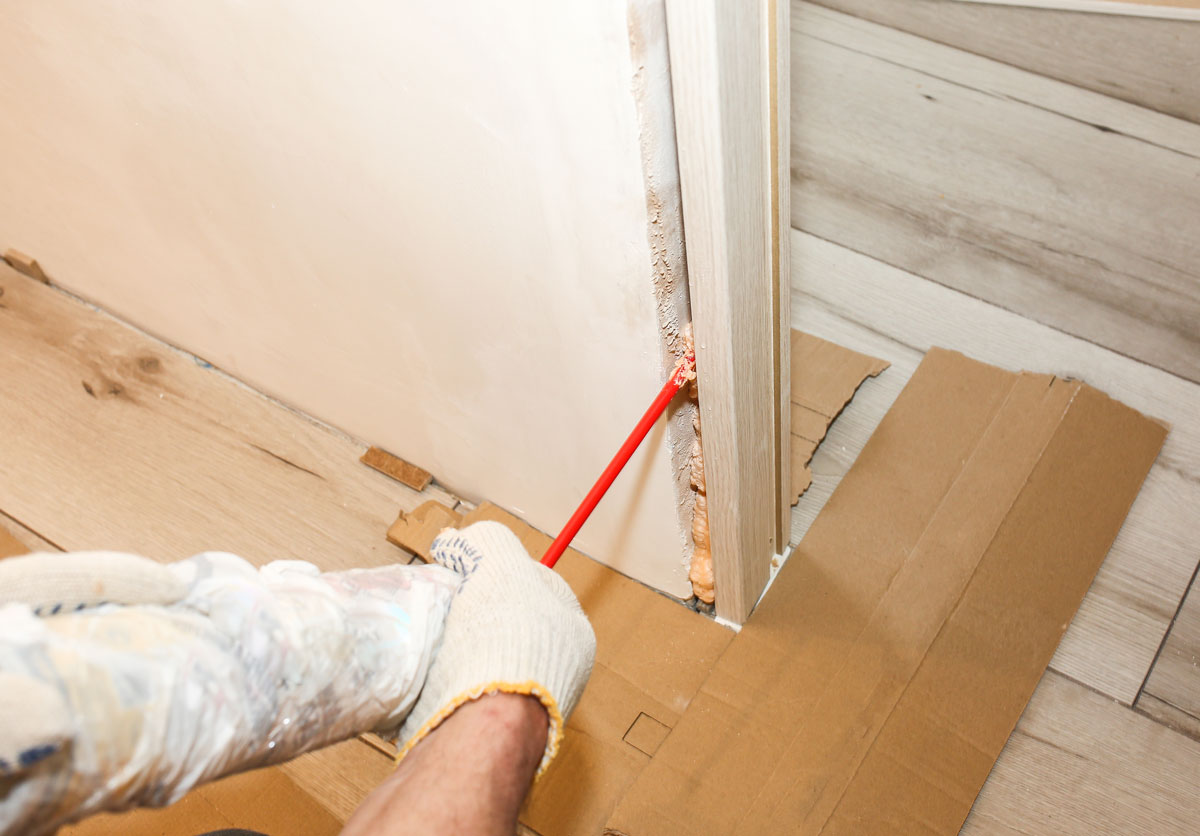 Установка коробки межкомнатной двери