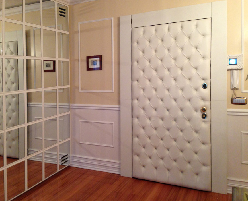 Обивка входной двери кожзамом