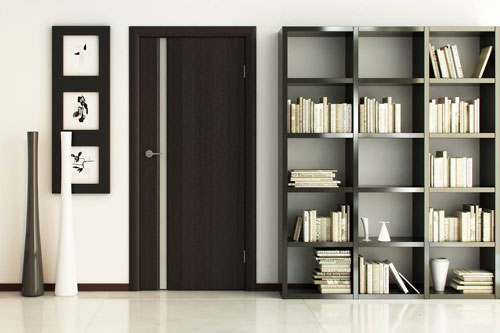 Черная дверь рядом с черными полками