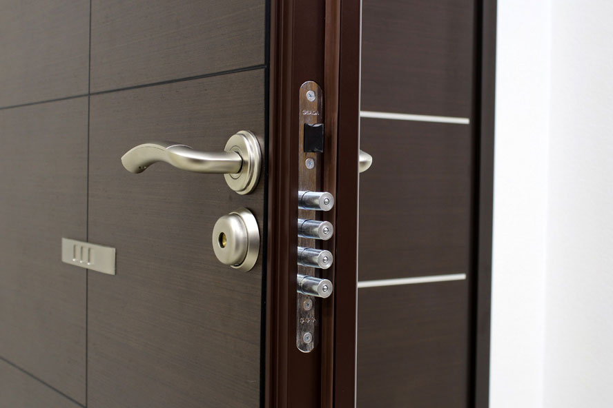 Взломостойкая входная дверь